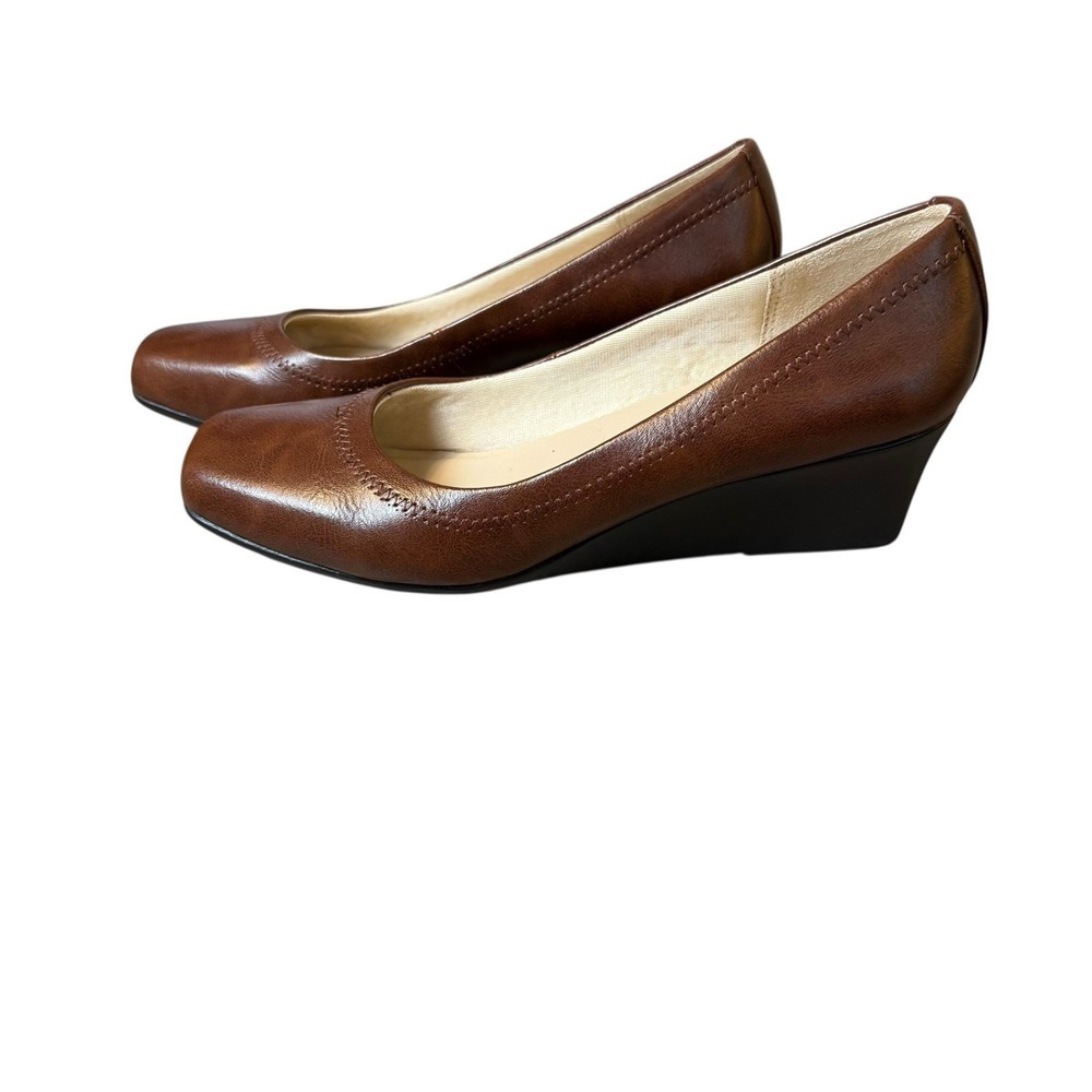 Life‎ Stride Groovy Women's Brown Wedge Pump Size 7.5M Office Comfort Neutral